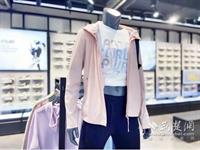 露營成為了年輕人的新潮流！“出游經濟”同步激活服裝消費