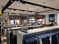 又一國產服裝品牌衰落？立志做中國版優(yōu)衣庫，今卻成為中國版Zara