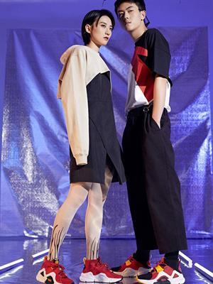 安踏運動鞋服新品
