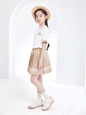 七彩搖籃童裝春夏新品