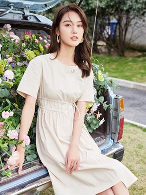 艾蜜唯婭女裝春夏新品