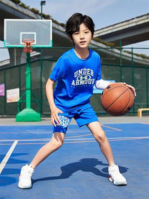 安德瑪兒童童裝春季新品