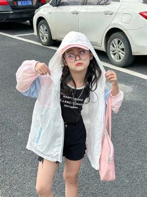 左右布同童裝春季新品