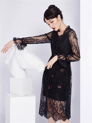 巒左女裝春夏新品
