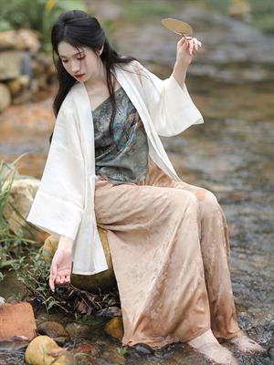 漢尚華蓮女裝漢服新品