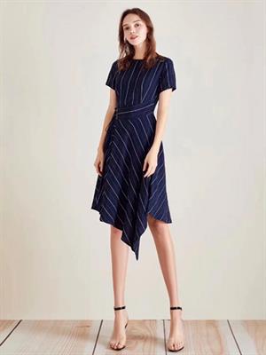衣魅人女裝春夏新品