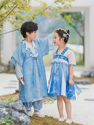 桃花調(diào)原創(chuàng)國風(fēng)童裝