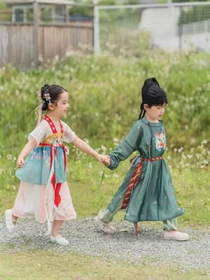 桃花調(diào)原創(chuàng)國風(fēng)童裝