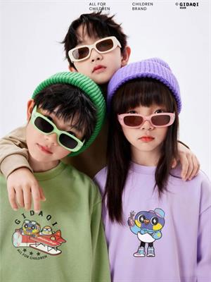天才小鴨童裝新品