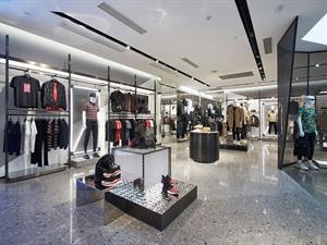 利郎男裝店鋪圖
