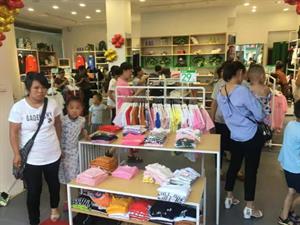 童學錄童裝店鋪形象