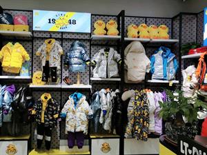 小黃鴨童裝店鋪圖