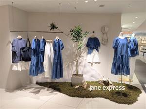 簡表達女裝店鋪圖