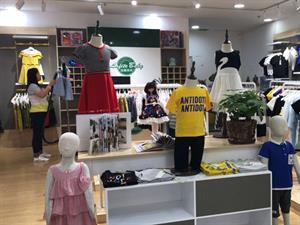 拉斐貝貝童裝店面圖
