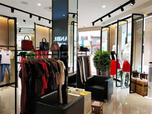 曼保睞女裝店面圖