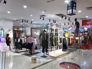 依然秀女裝店鋪圖