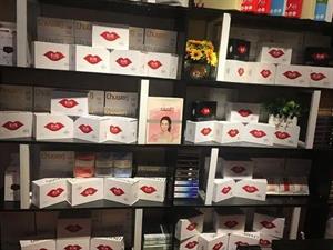 初吻內(nèi)衣店面