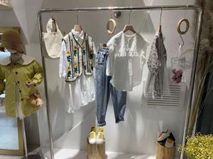 韓都果果童裝店面