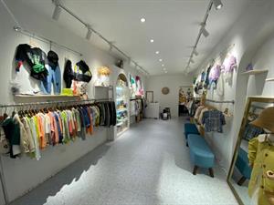 韓都果果童裝店面