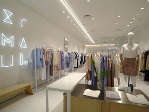 目澈女裝店面