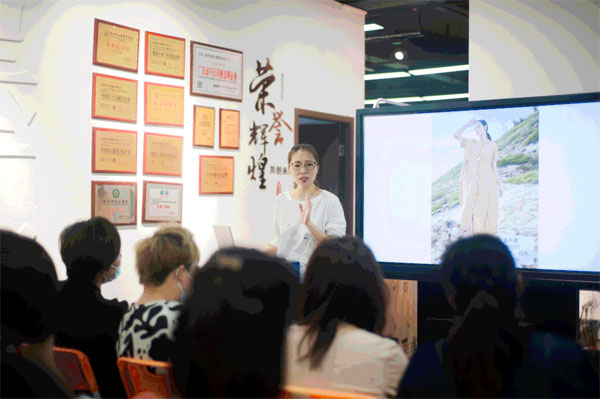 墨曲女裝2023夏季訂貨會圓滿成功