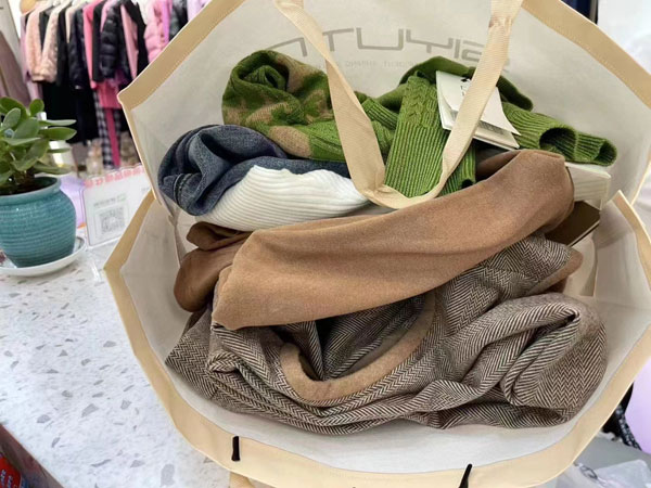 熱烈祝賀SIYUTN絲雨桐云南丘北店盛裝開業