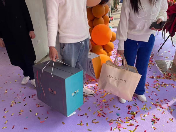 熱烈祝賀SIYUTN絲雨桐云南丘北店盛裝開業