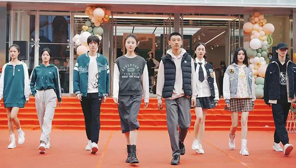森馬服飾新店開業(yè)