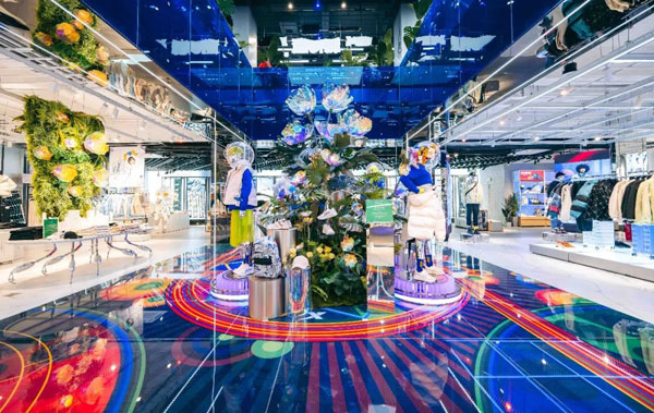 特步長沙西羅亞旗艦店，一站式場景化購物盛宴