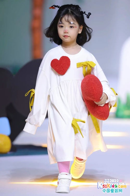 塔卡沙童裝2022 SS上海時裝周