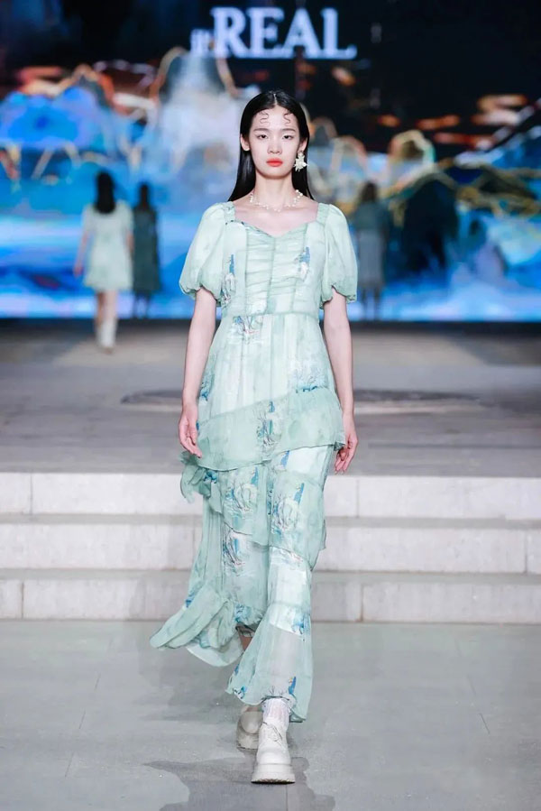 瑞爾東方國際時尚周秀場直擊