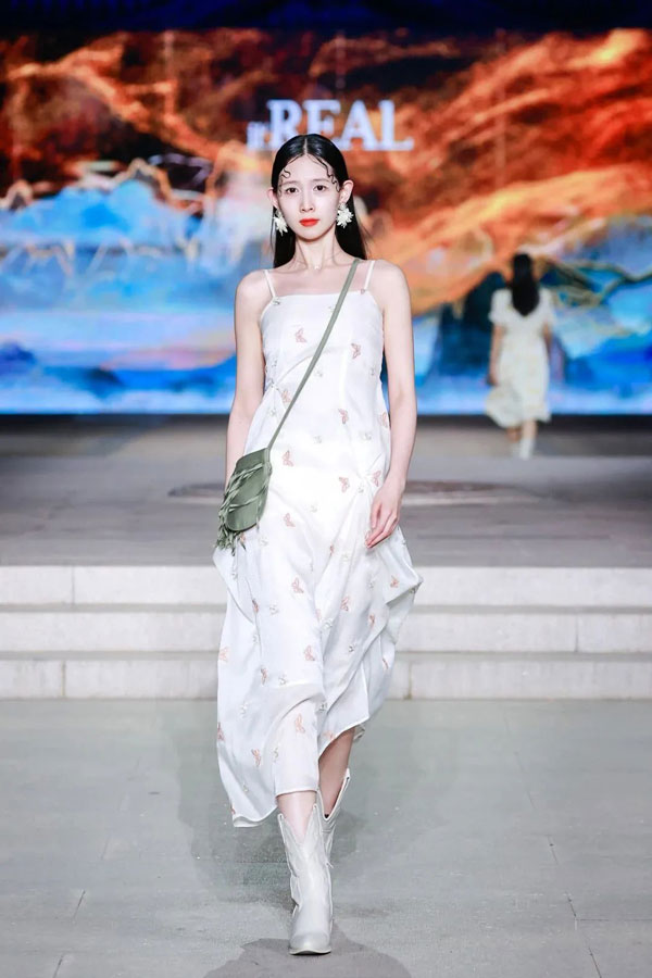瑞爾東方國際時尚周秀場直擊
